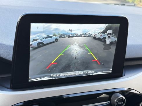 Used 2020 Ford Escape SE image 6