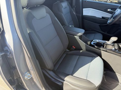 New 2025 Chevrolet Trax LT w/ Driver Confidence Package image 41