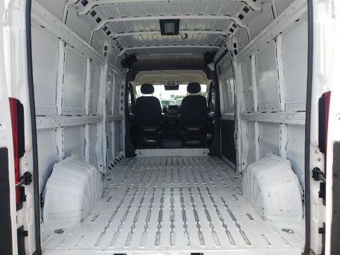 Used 2025 RAM ProMaster 2500 w/ Convenience Group FWD image 10