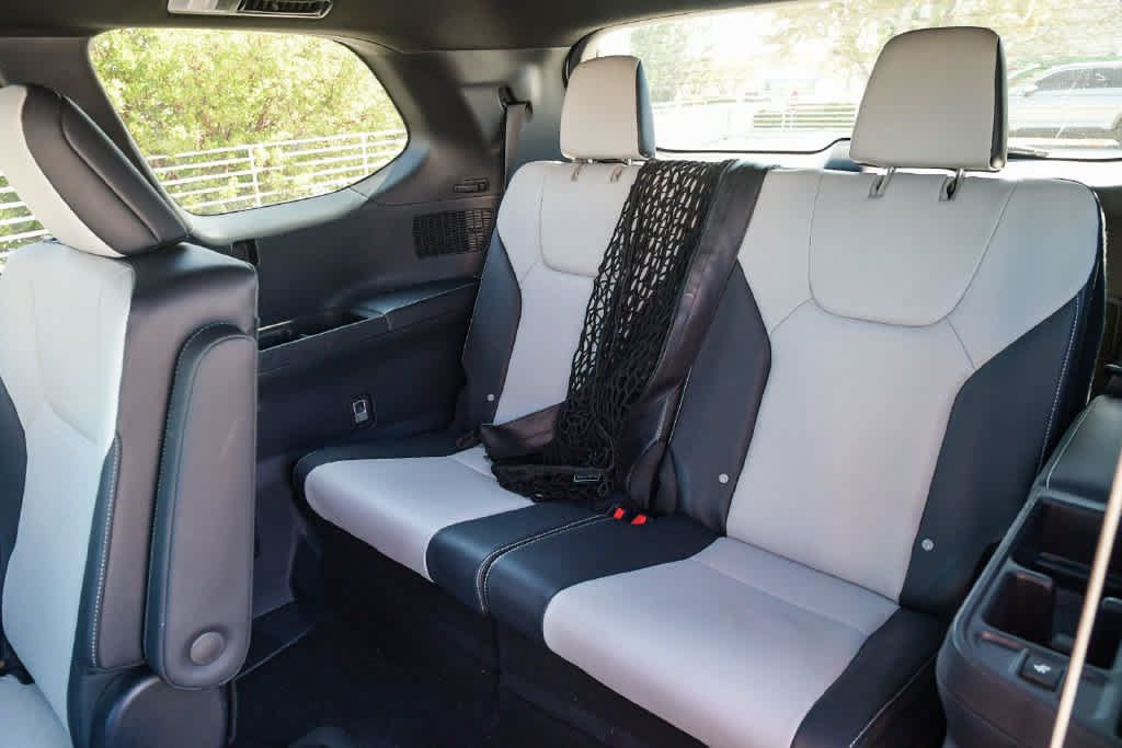 Used 2025 Lexus TX 500h AWD w/ Technology Package image 21