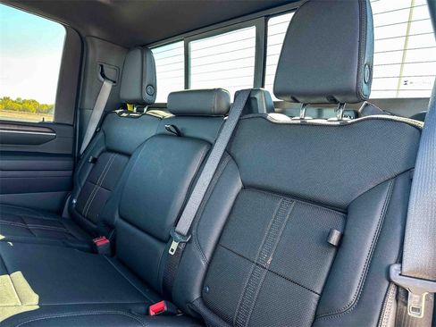 Certified 2025 Chevrolet Silverado 2500 High Country w/ Technology Package image 19