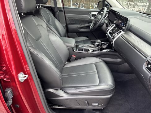 Certified 2023 Kia Sorento SX image 13