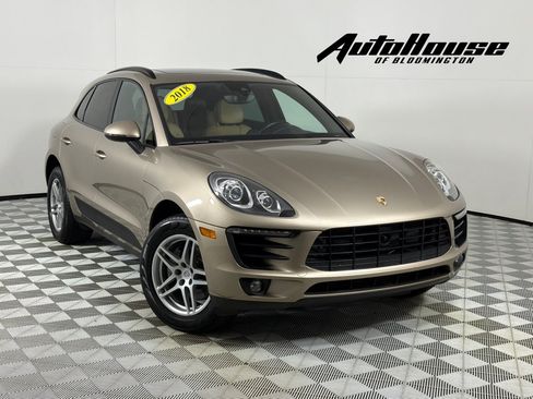 Used 2018 Porsche Macan AWD/4WD image 1