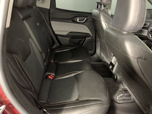 Used 2022 Jeep Compass Latitude image 18