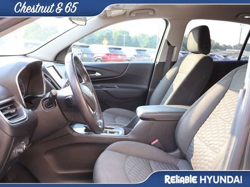 Used 2019 Chevrolet Equinox LT w/ Driver Convenience Package FWD image 23