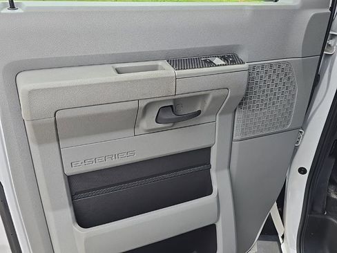 Used 2023 Ford E-450 and Econoline 450 Super Duty w/ Motorhome Prep Package image 9