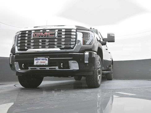New 2026 GMC Sierra 2500 Denali w/ Technology Package AWD/4WD image 39