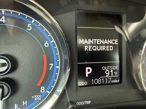 Used 2018 Toyota Corolla LE FWD image 7
