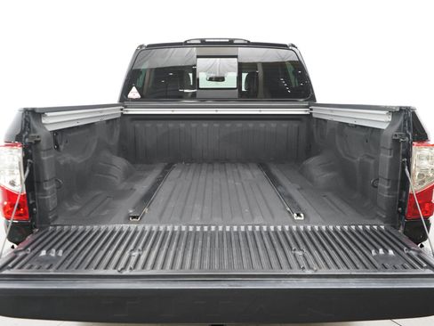Used 2017 Nissan Titan SL w/ SL Towing Convenience Package AWD/4WD image 16