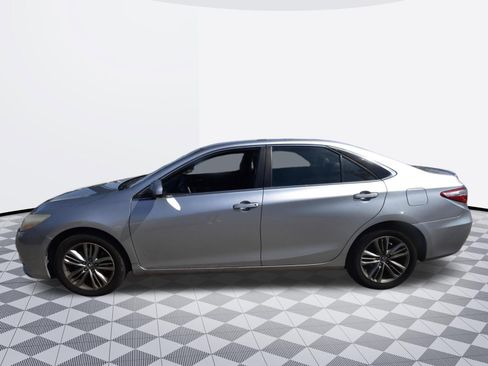 Used 2016 Toyota Camry SE FWD image 5