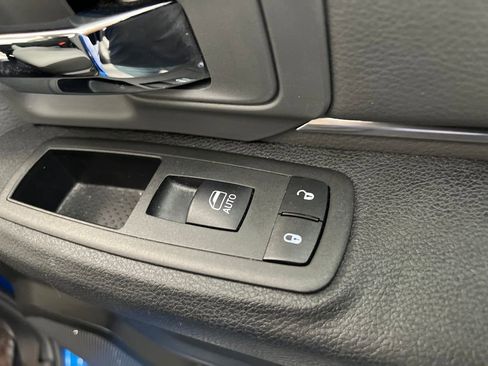 Used 2024 RAM 1500 Classic SLT image 24