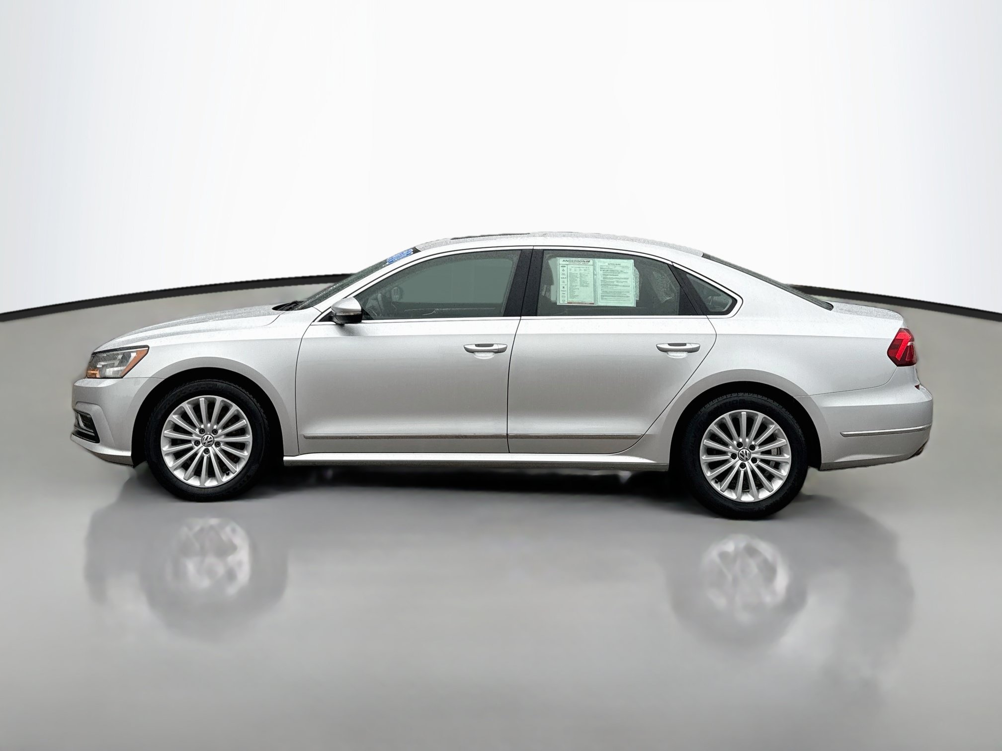 Used 2017 Volkswagen Passat 1.8T SE FWD image 4