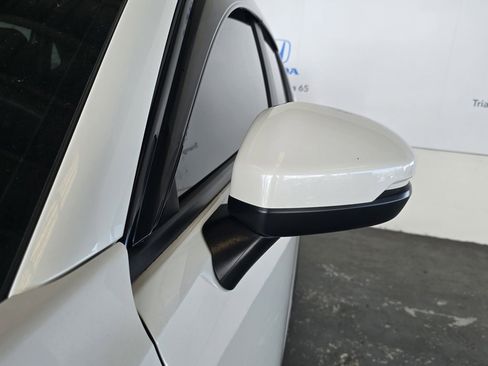 Used 2023 Honda HR-V LX image 16