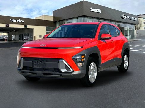 New 2025 Hyundai Kona SE image 1