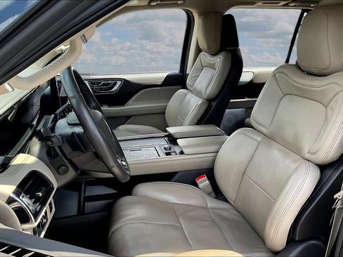 Used 2022 Lincoln Navigator Reserve AWD/4WD image 21