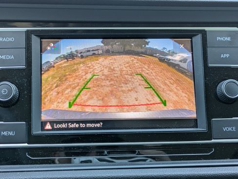 Used 2022 Volkswagen Jetta S image 22