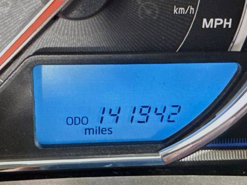 Used 2015 Toyota RAV4 Limited AWD/4WD image 4
