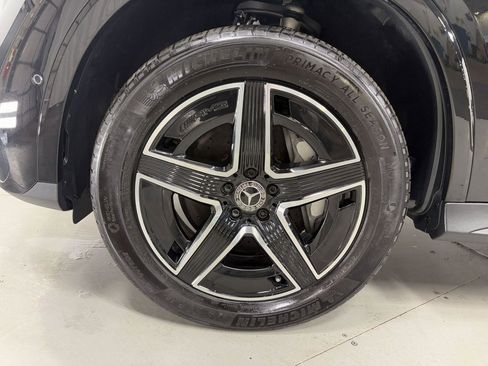 Used 2024 Mercedes-Benz GLC 300 4MATIC w/ AMG Line image 37