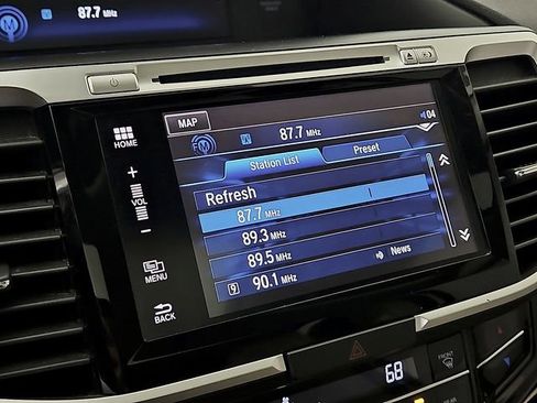 Used 2017 Honda Accord Touring image 17