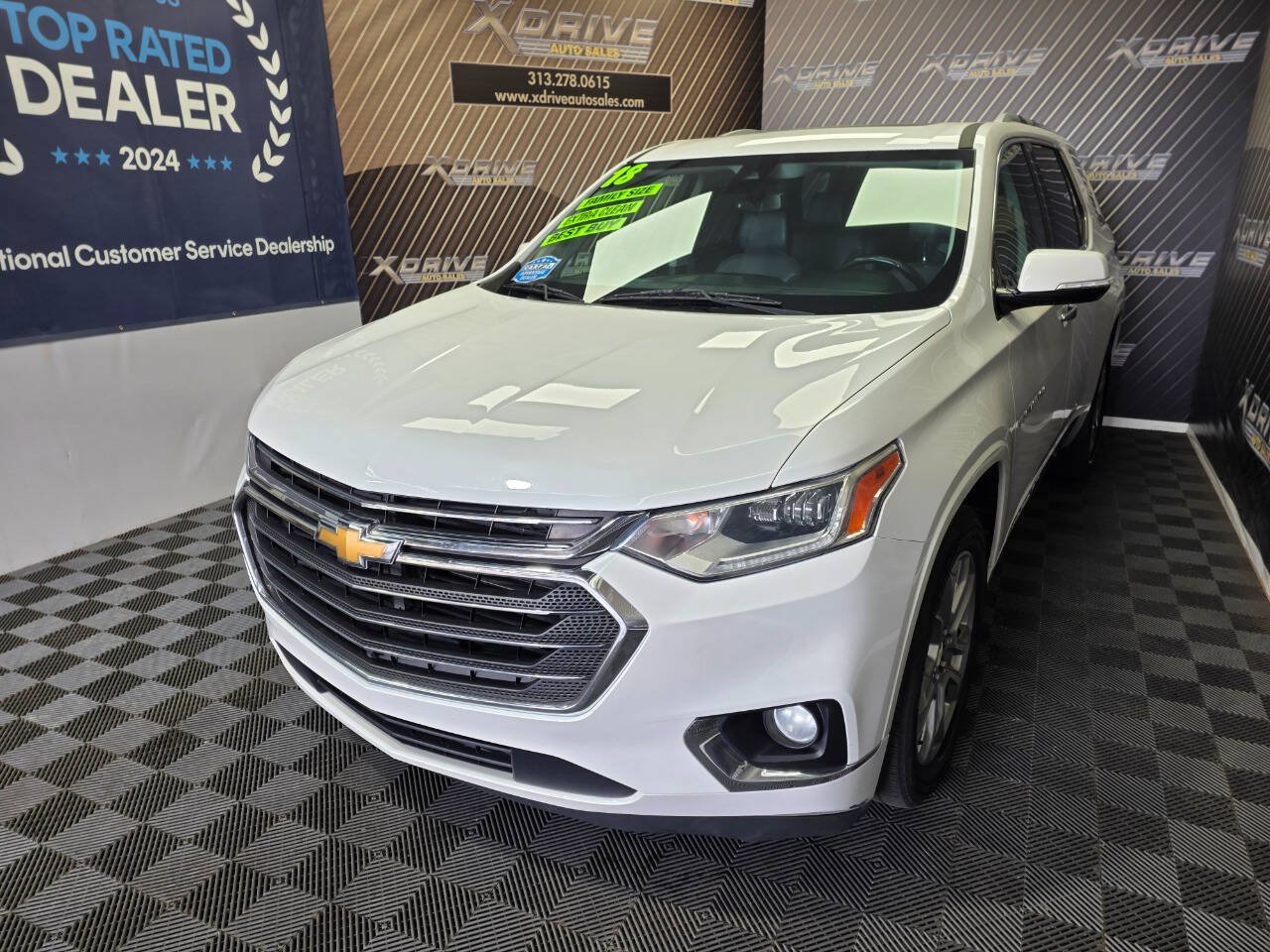 Used 2018 Chevrolet Traverse Premier w/ Driver Confidence II Package FWD image 2