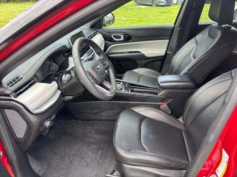 Used 2025 Jeep Compass Limited AWD/4WD image 28