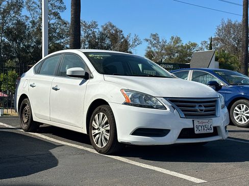 Used 2015 Nissan Sentra SV FWD image 2