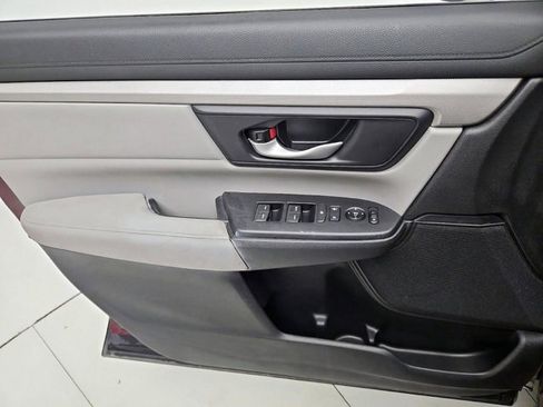 Used 2018 Honda CR-V LX image 6