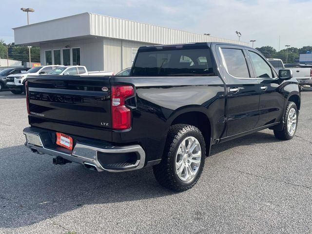 Used 2024 Chevrolet Silverado 1500 LTZ AWD/4WD image 3