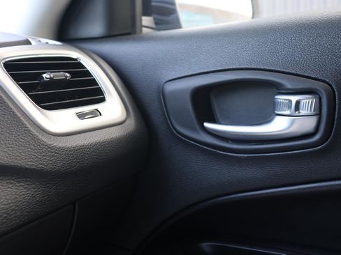 Used 2019 Jeep Compass Sport image 44