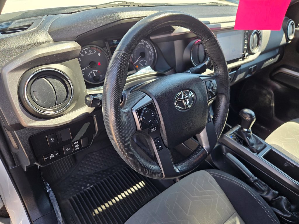 Used 2022 Toyota Tacoma TRD Off-Road w/ Technology Package RWD image 19