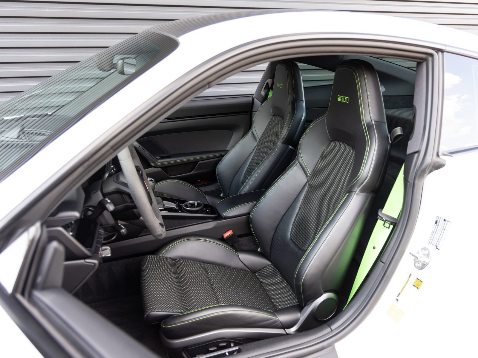 Used 2024 Porsche 911 Carrera T RWD image 5
