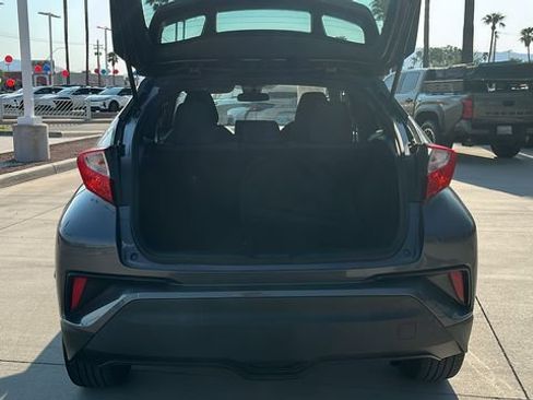Used 2021 Toyota C-HR XLE FWD image 24