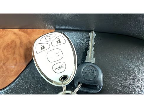 Used 2011 Buick Enclave CXL FWD image 10