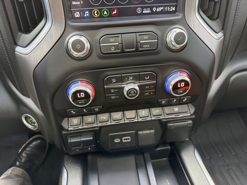 Used 2020 GMC Sierra 3500 Denali w/ Denali Ultimate Package AWD/4WD image 40