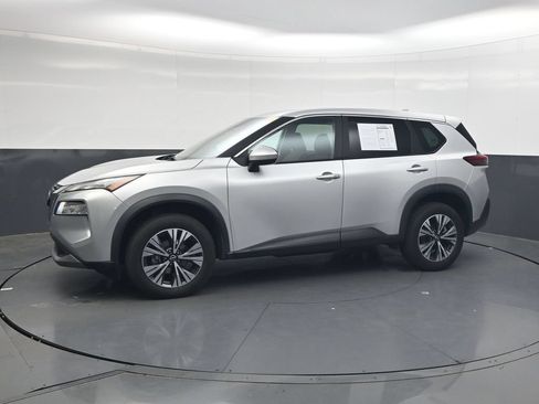 Used 2023 Nissan Rogue SV FWD image 11