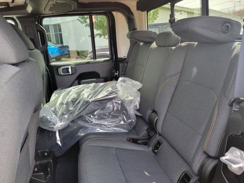 New 2026 Jeep Gladiator Sport AWD/4WD image 24