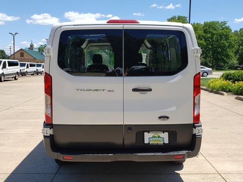 Used 2017 Ford Transit 150 130 Low Roof RWD image 4