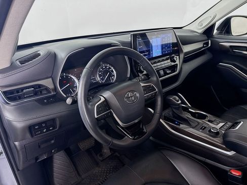 Certified 2022 Toyota Highlander Limited image 9