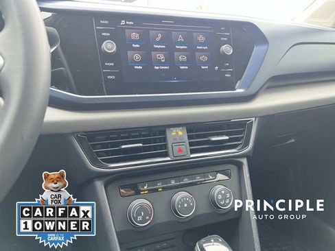 Certified 2022 Volkswagen Taos SE image 22