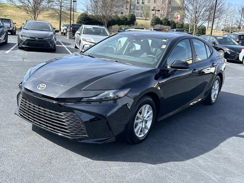 Used 2025 Toyota Camry LE image 8