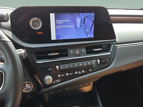 Used 2024 Lexus ES 350 w/ Premium Package FWD image 22
