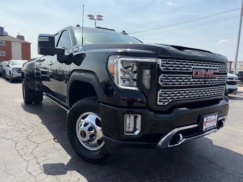 Used 2022 GMC Sierra 3500 Denali AWD/4WD image 2
