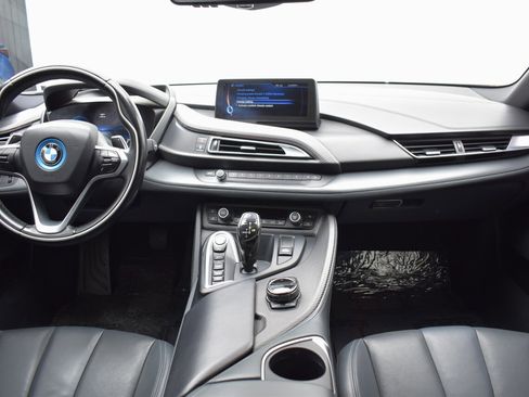 Used 2017 BMW i8 image 24