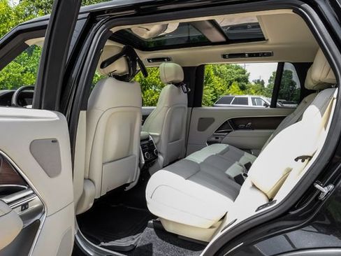 New 2026 Land Rover Range Rover Long Wheelbase SE AWD/4WD image 46