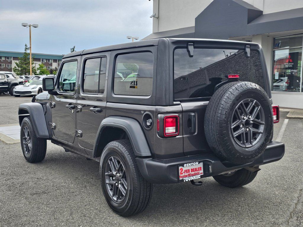 Used 2024 Jeep Wrangler Unlimited Sport AWD/4WD image 7