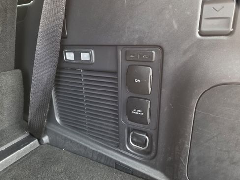Used 2025 Ford Expedition Active AWD/4WD image 31