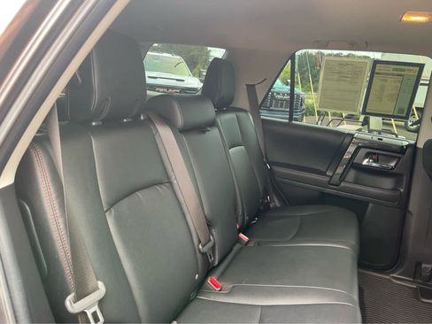 Used 2022 Toyota 4Runner TRD Off-Road Premium w/ Moonroof Package AWD/4WD image 25