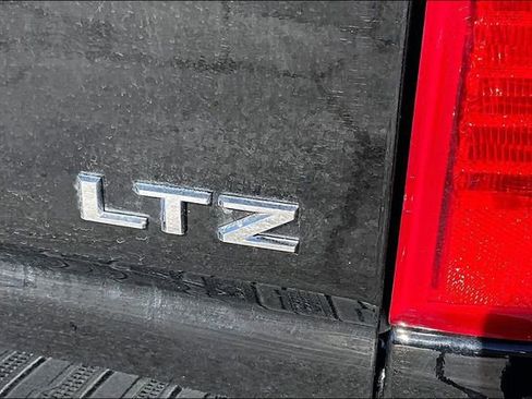 Used 2022 Chevrolet Silverado 3500 LTZ w/ LTZ Convenience Package image 25