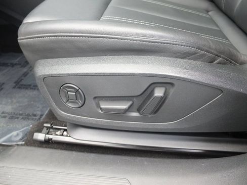 Used 2024 Audi Q4 e-tron Premium w/ Convenience Package AWD/4WD image 25