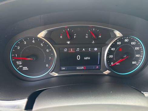 Used 2024 Chevrolet Traverse LT w/ LPO, Cargo Package AWD/4WD image 23